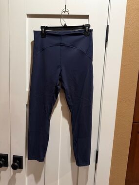 Lululemon sz 10 High-Rise Navy Leggings 25 in inseam